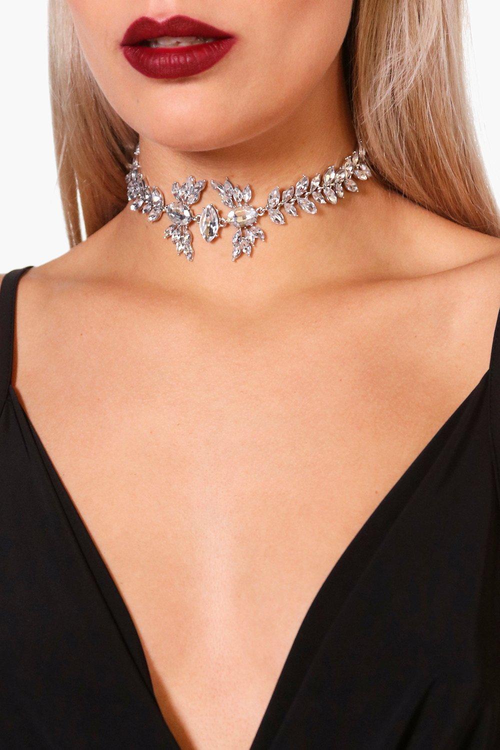 tie around neck choker