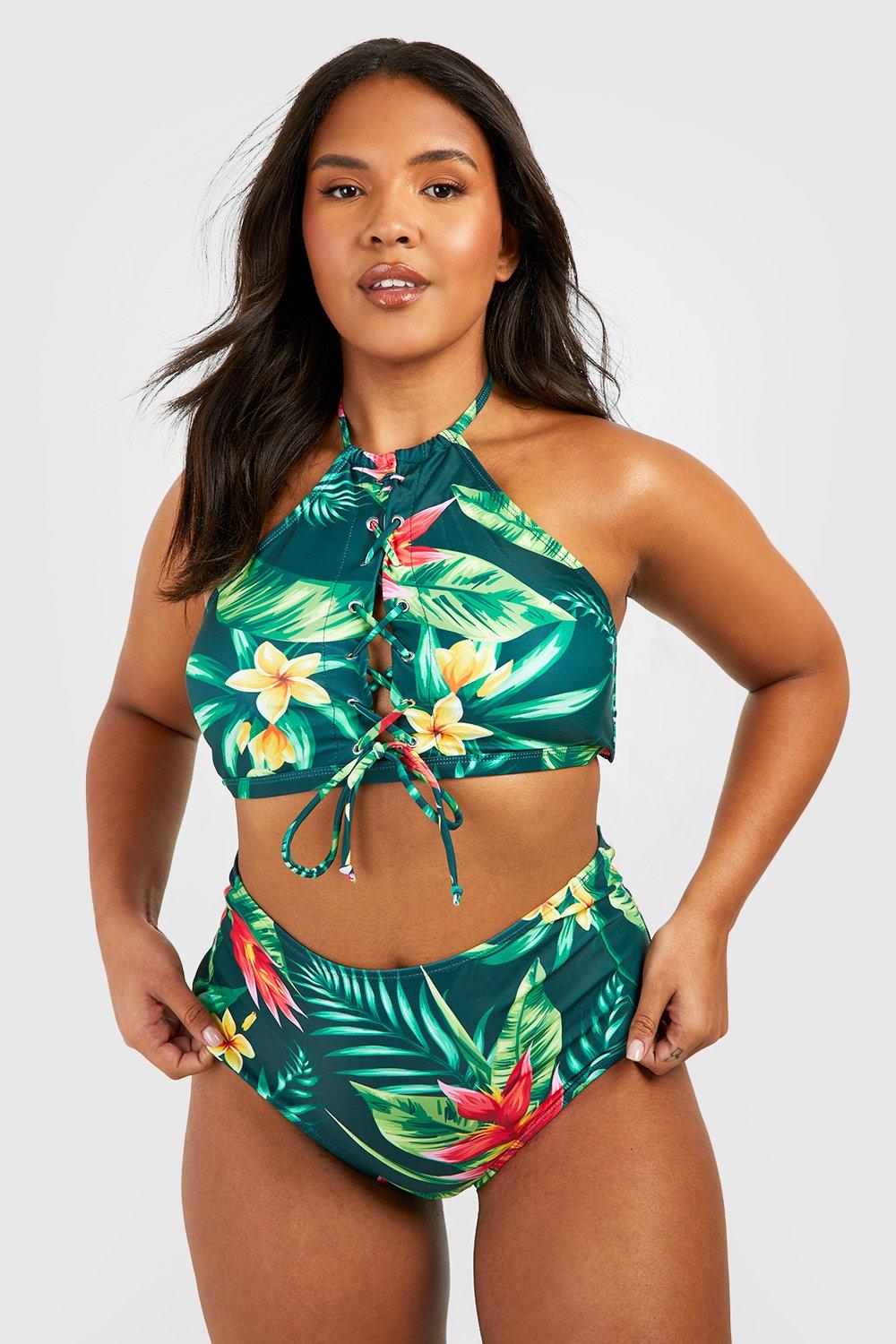 Plus geschnurter Bikini mit hohem Bund und tropischem Print boohoo DE