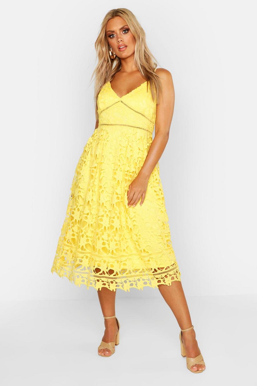 צהוב שמלת סקייטר תחרה עם צווארון וי מידות גדולות Leila image number 1