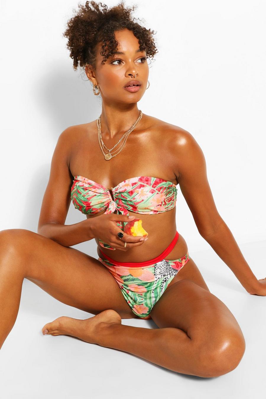 Bandeau-Bikini mit hohem Beinausschnitt, abstraktem Animal-Print und Knotendetail image number 1