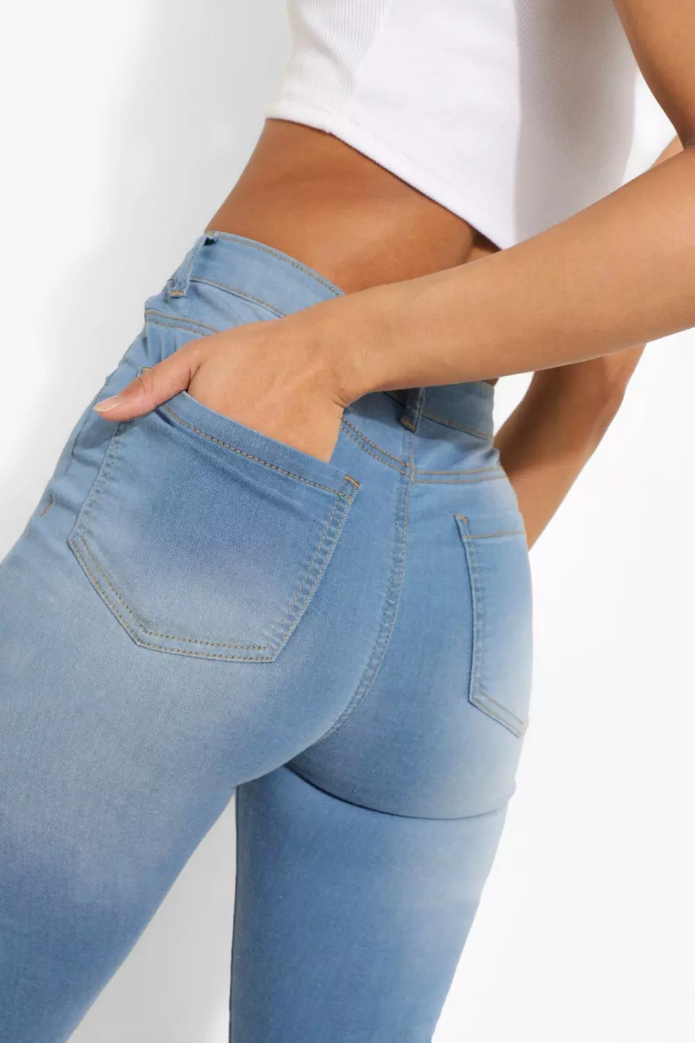 Light blue بنطلون جينز بنمط فيزون بتفصيلة طويلة ولون فاتح وقصة خصر عالية صورة بديلة