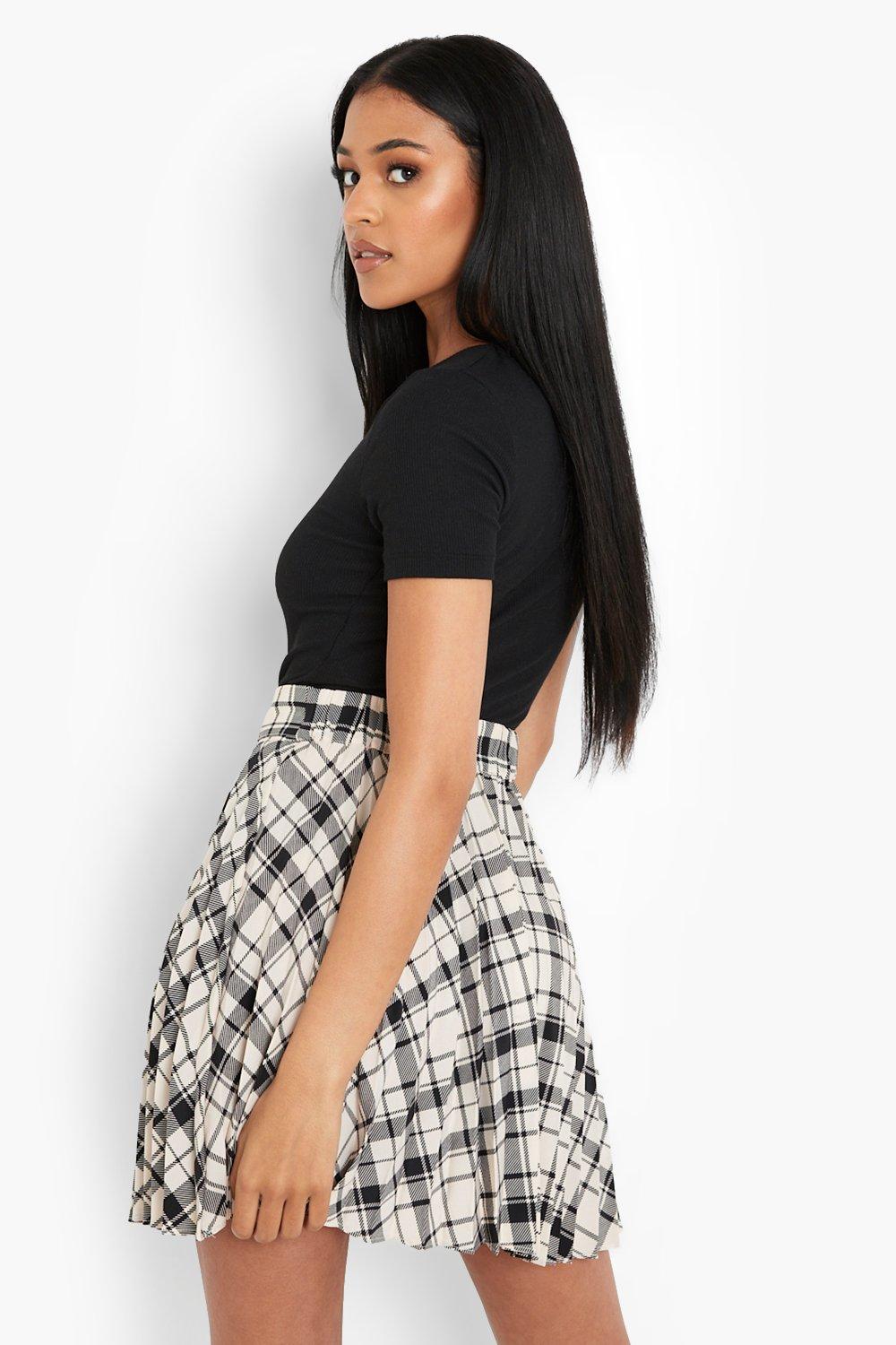 Women's Check Pleated Mini Skirt in Black/white Check