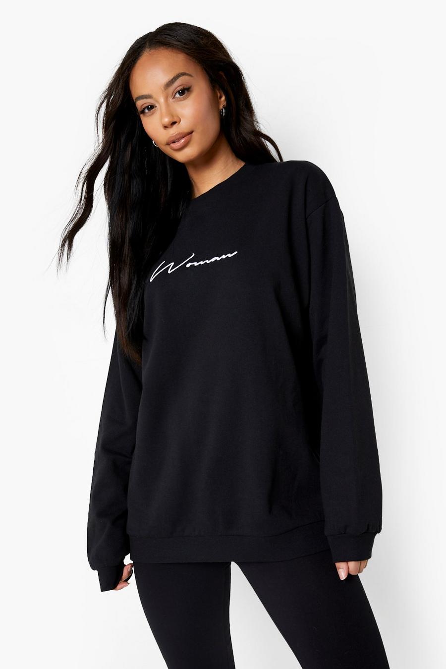 Tall recyceltes Sweatshirt mit Woman-Stickerei, Schwarz