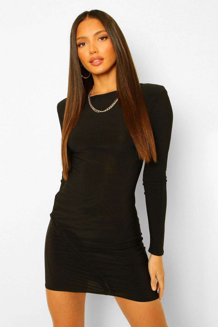 Black Tall - Rynkad klänning i glansigt tyg med axelvaddar image number 1