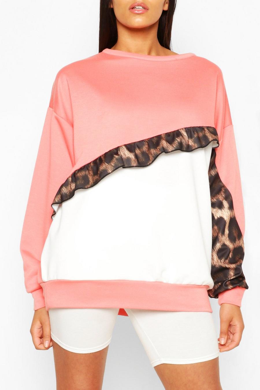 Coral Tall - Sweatshirt med blockfärger och leopardmönstrad volangdetalj image number 1