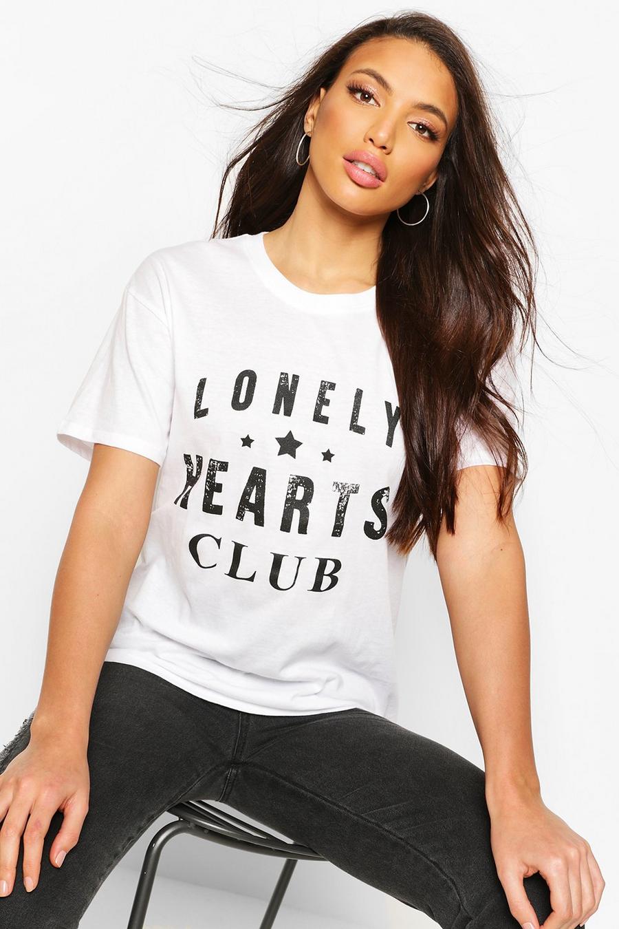 Tall - "Lonely hearts club" t-shirt med slogan image number 1