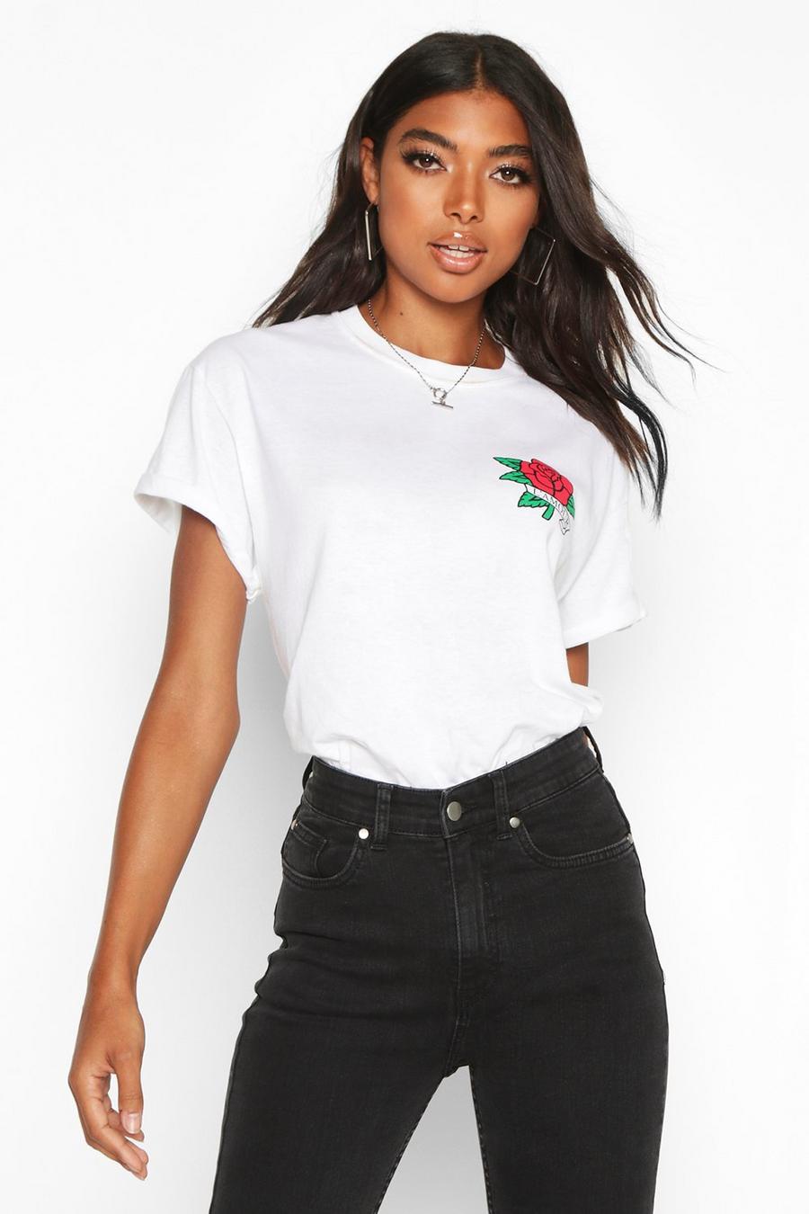 Tall - "L'amour" t-shirt med slogan och rosmotiv image number 1