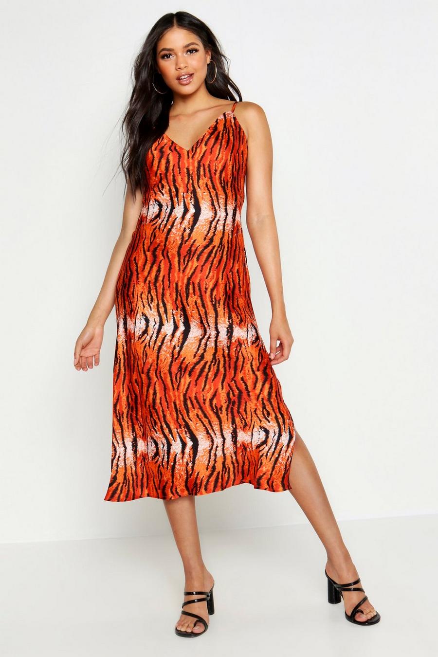 Tall Spaghettiträger-Kleid aus Satin mit Tiger-Print image number 1