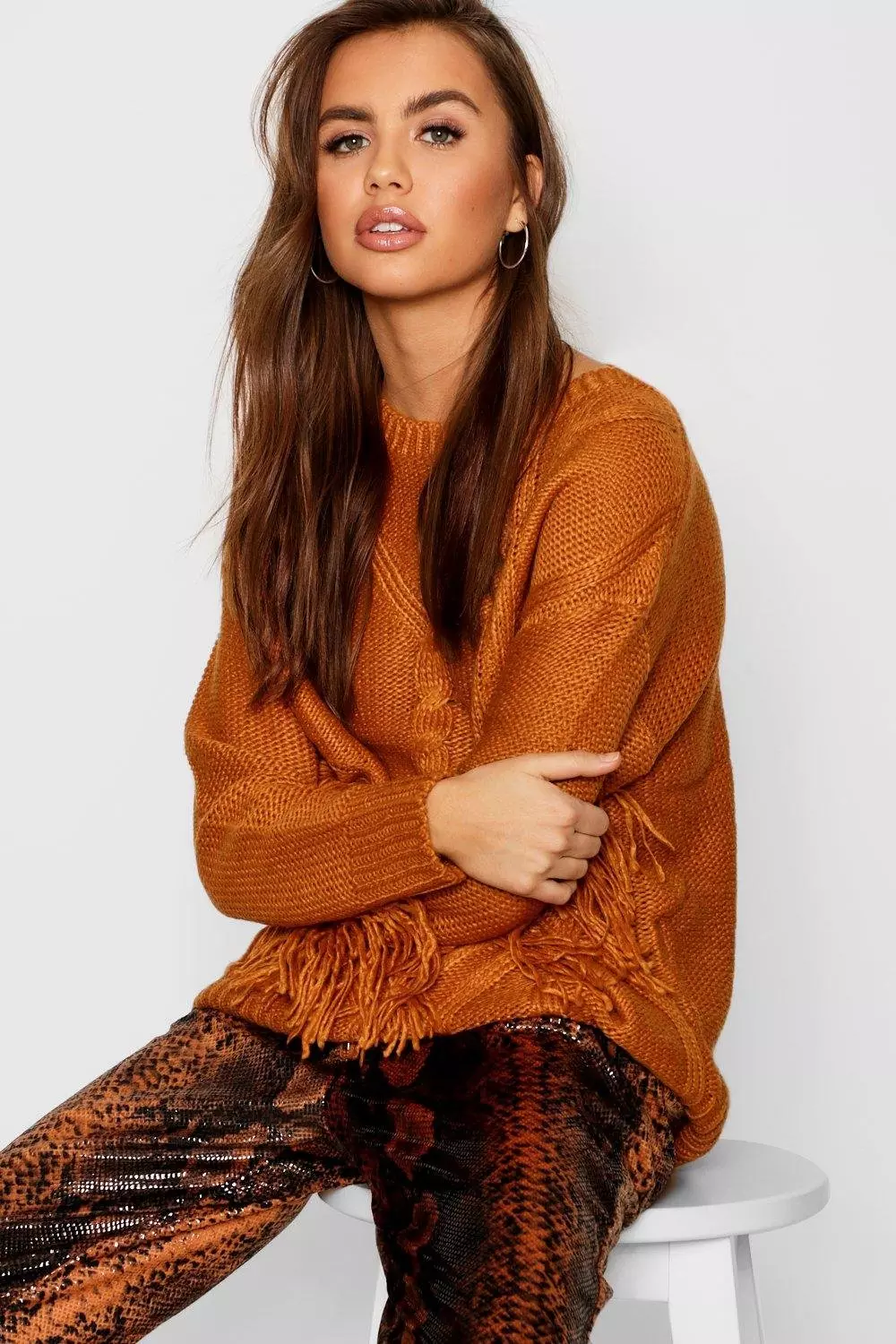 Fringe sleeve outlet jumper