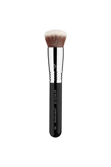 F82 - Round Kabuki Brush black