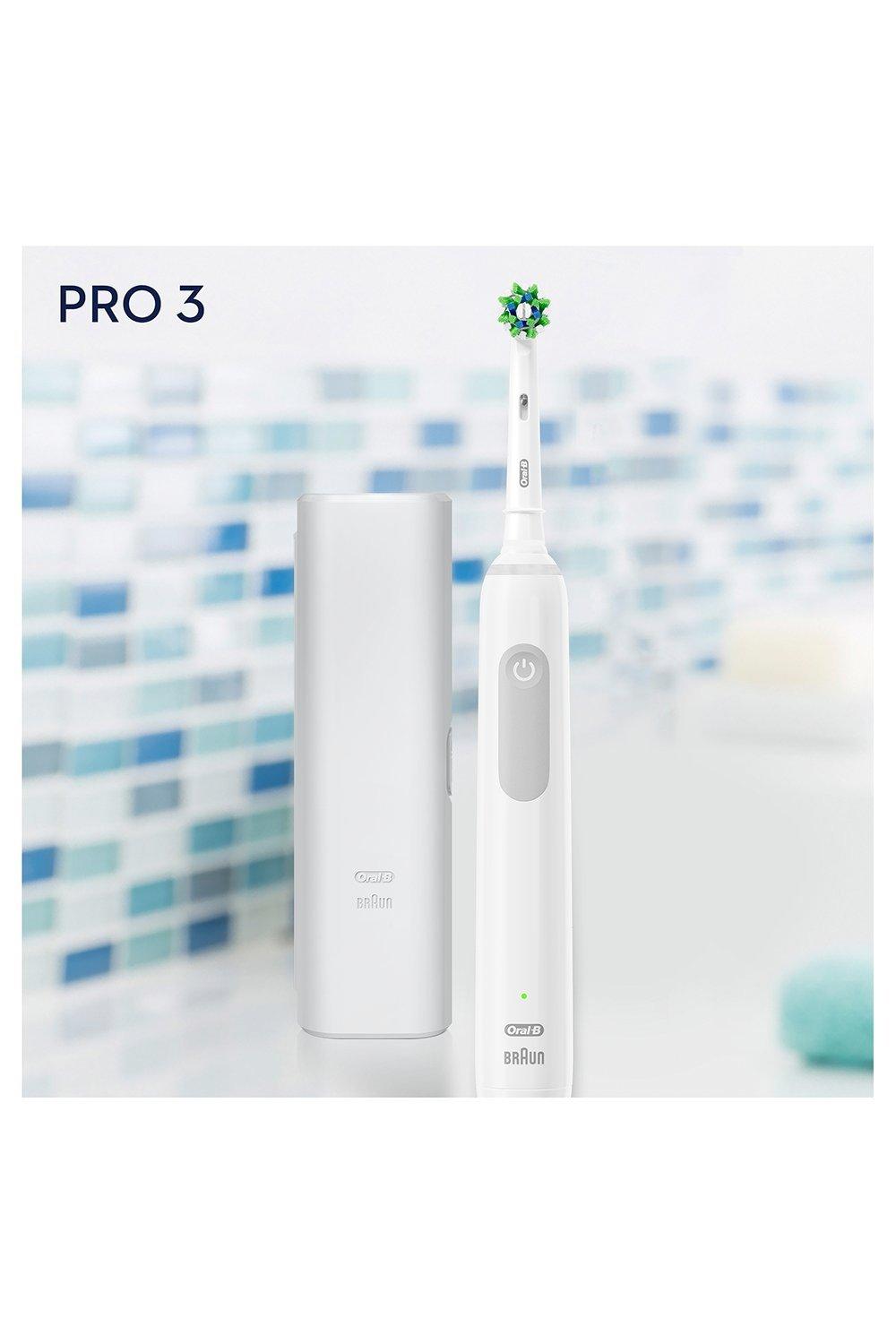 Oral Health | Pro 3 3000 Crossaction Toothbrush White | Oral B