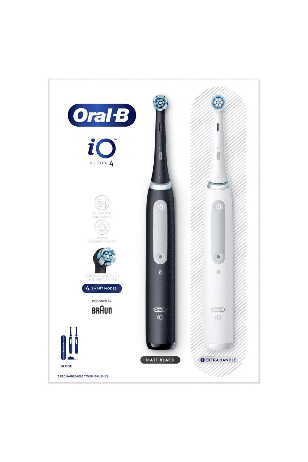 Oral Health | IO4 Black & White Electric Toothbrush Duo Pack | Oral B