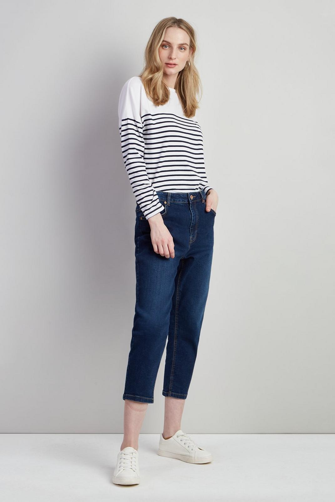 132 Petite Demi Cropped Straight Jean image number 2