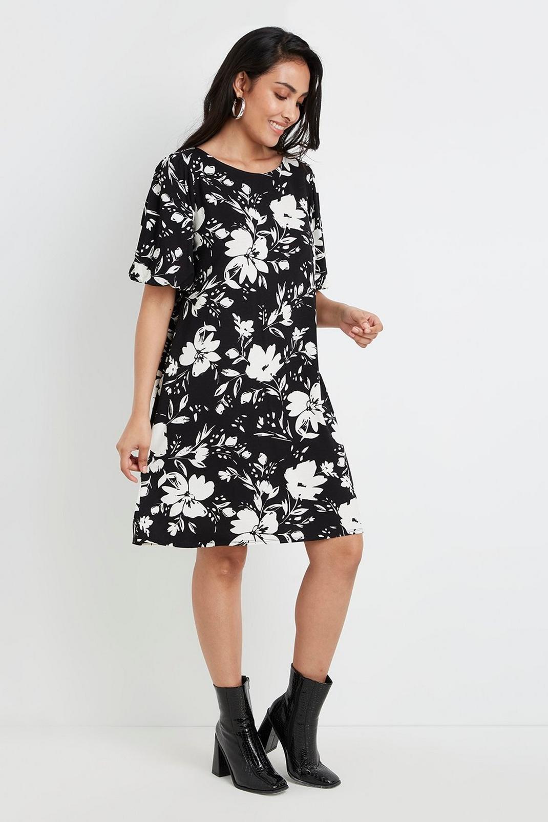 105 Petite Black Floral Puff Sleeve Shift Dress image number 1