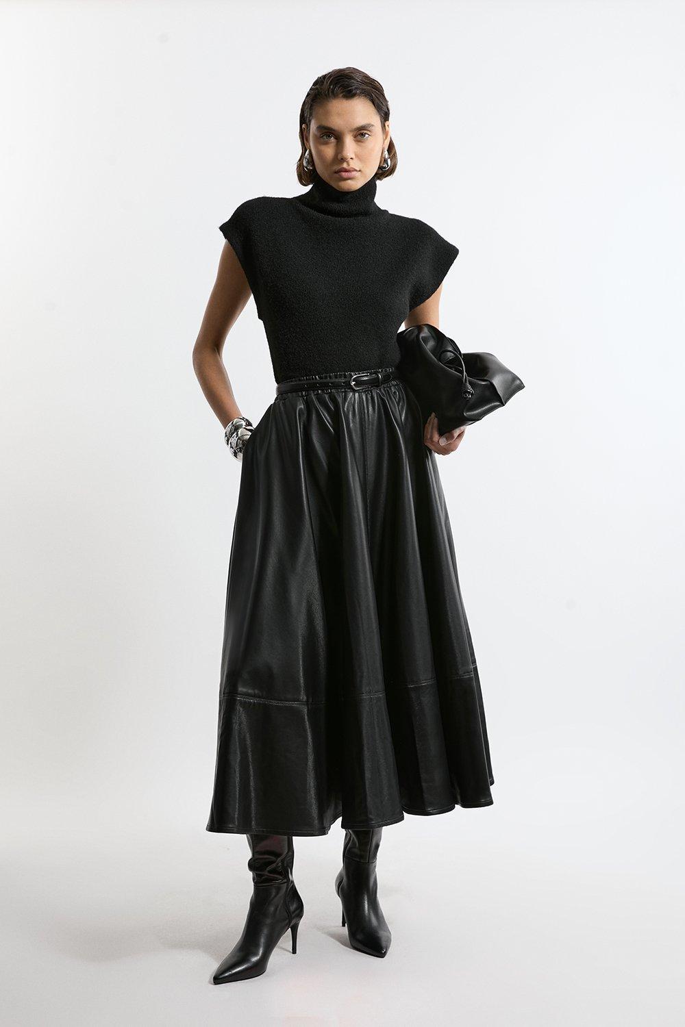 Bee Badge Solid Color Blazer and Skirt Set in Black - Retro