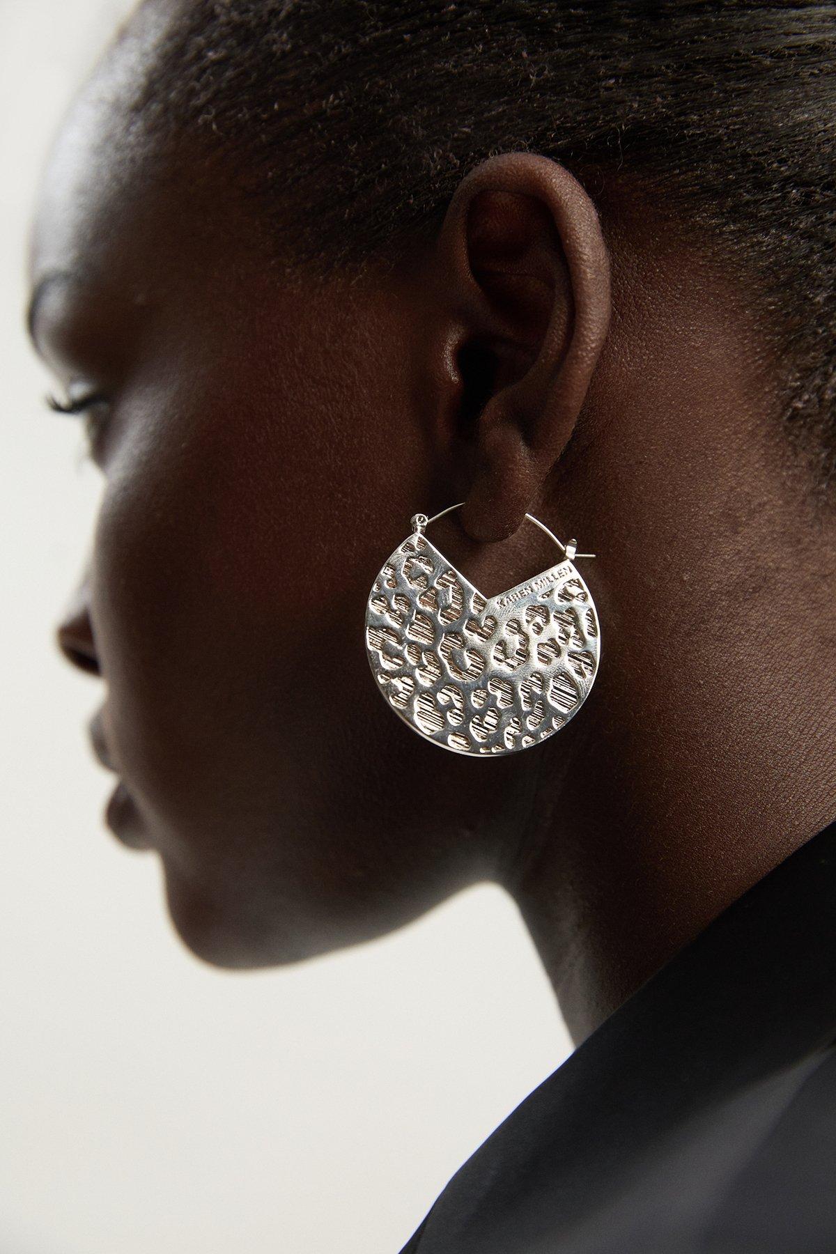 Silver Plated Diamante Ear Cuff | Karen Millen