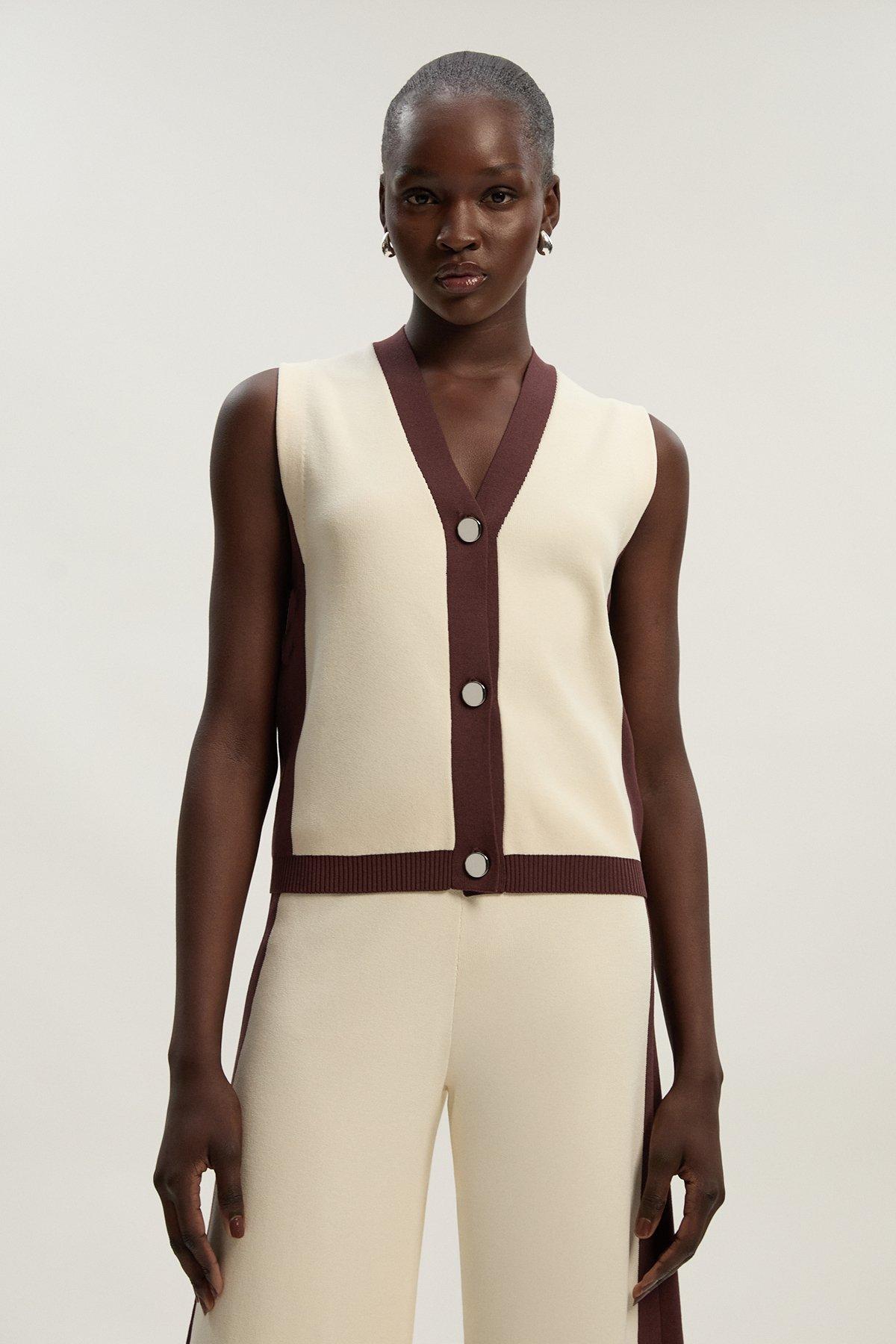 関送込【KAREN MILLEN】スケッチ風フローラル織りカウルバック Embellished Bandage Jacket With Feather Cuff | Karen Millen