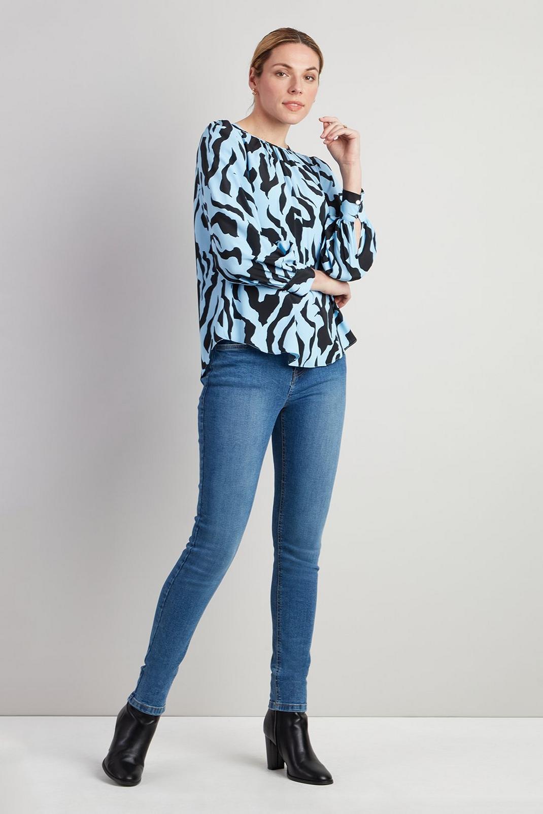 373 Pale Blue Animal Round Neck Blouse image number 2