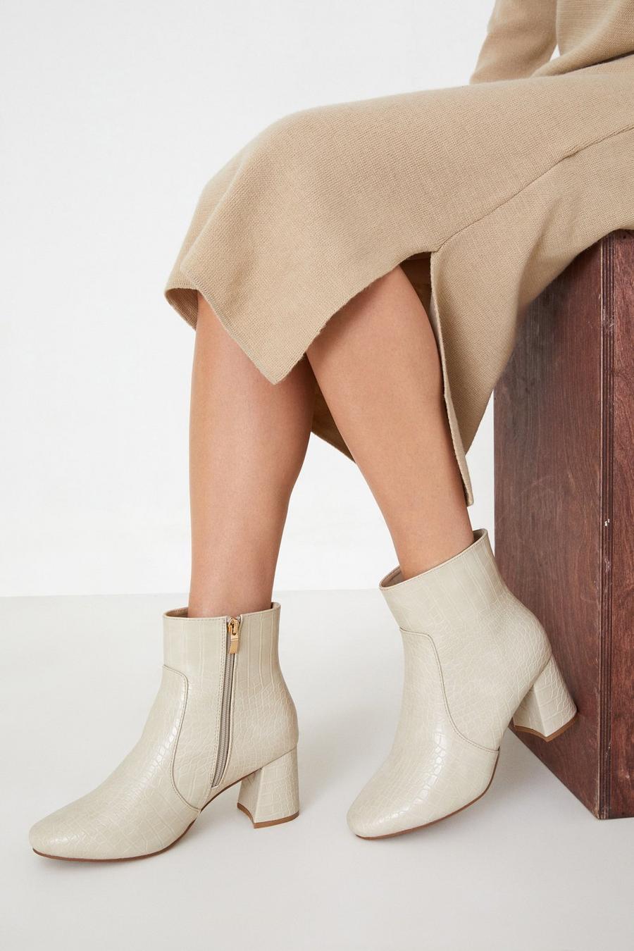 Wide Fit Ava Block Heeled Chelsea Boots
