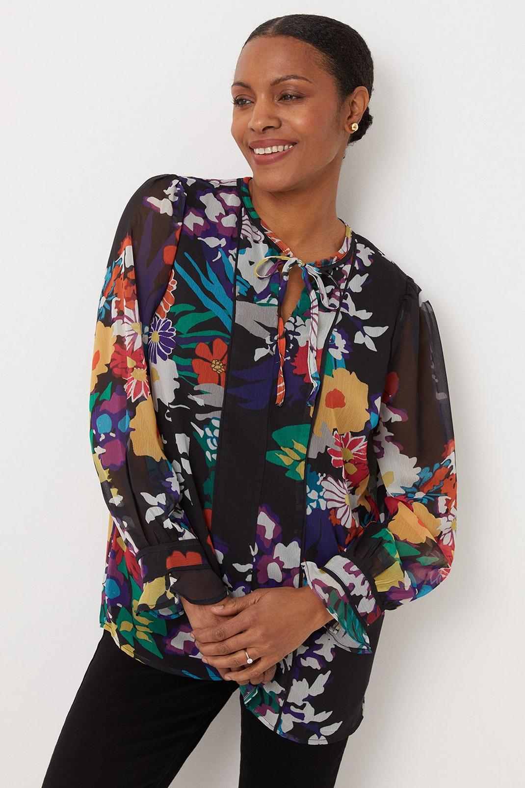 Black Floral Blouse With Piping image number 1