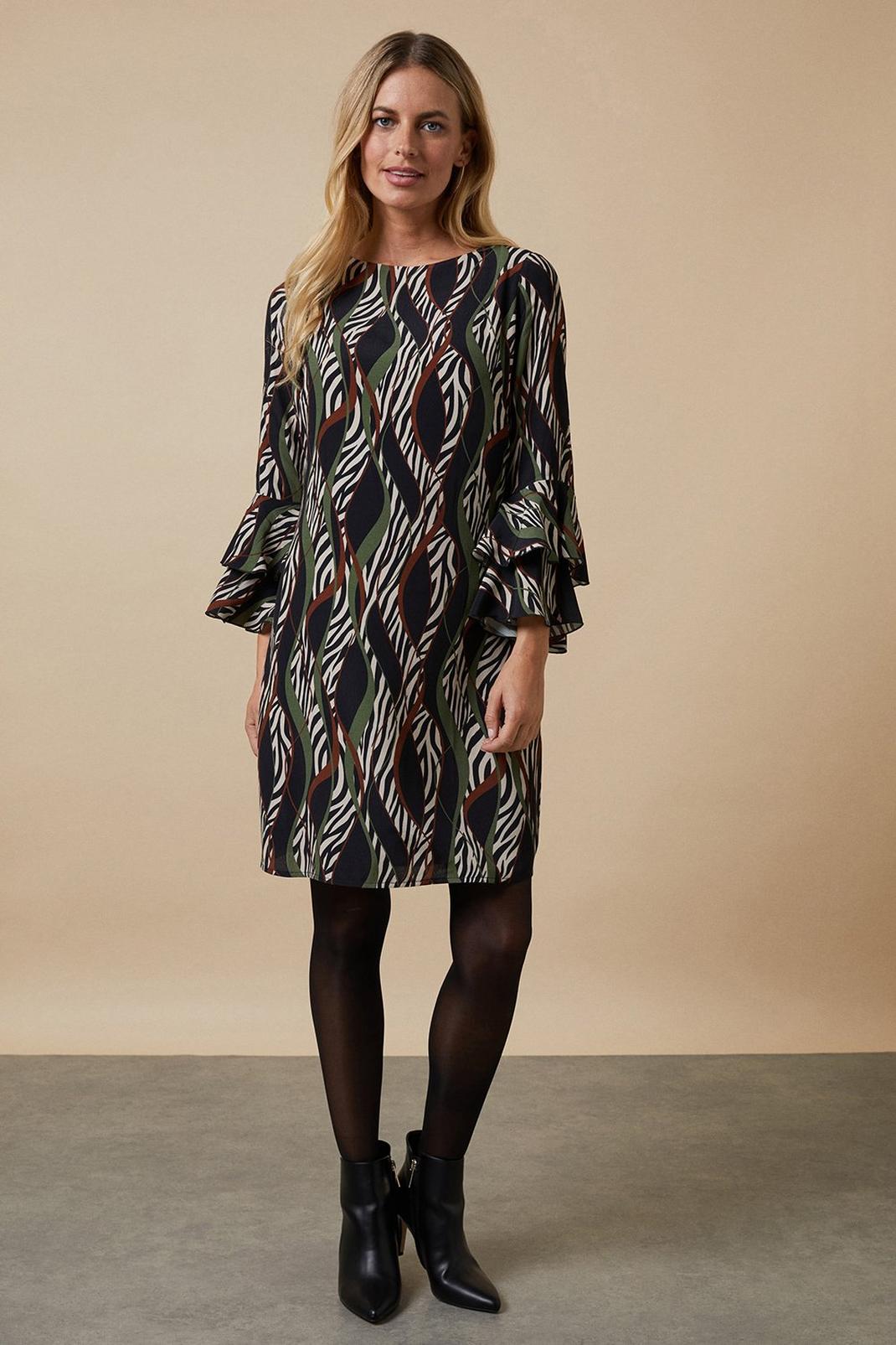 Black Petite Geo Abstract Flute Sleeve Shift Dress image number 1