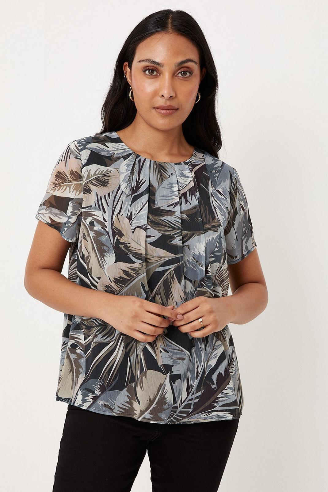 Petite Neutral Palm Print Short Sleeve Shell Top image number 1