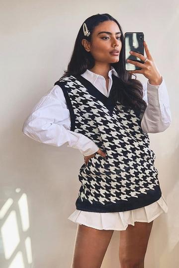 Dogtooth Check Sweater Vest black