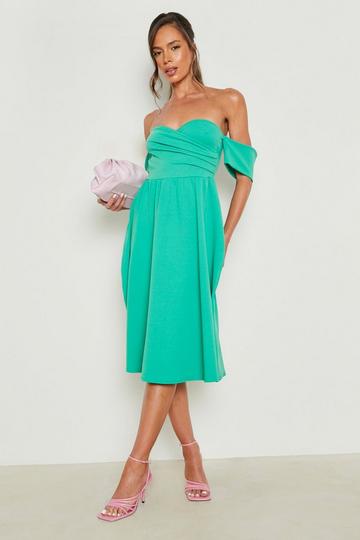 Sage green wedding guest dresses | boohoo UK