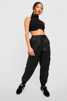 Women's Petite Textured Cargo Pocket Wide Leg Joggers