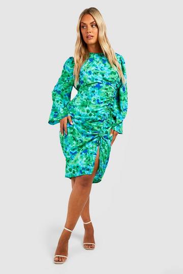 Plus Woven Floral Ruched Midi Dress green