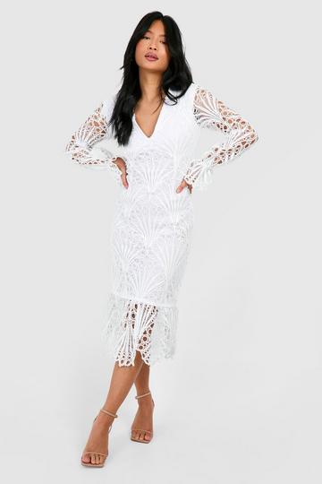 Petite Premium Lace Plunge Front Midaxi Dress white